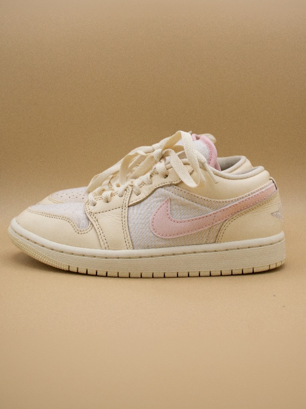Air Jordan 1 SE Low Muslin Legend Pink Shoes FQ1925-100 Women's Size 5.5